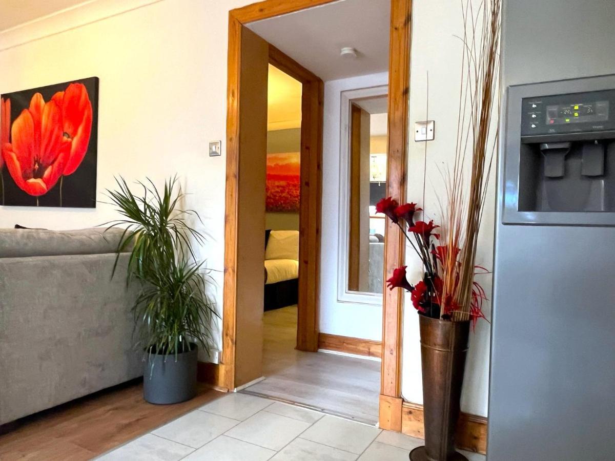 Elegant 2 Bedroom Chalet Единбург Екстер'єр фото
