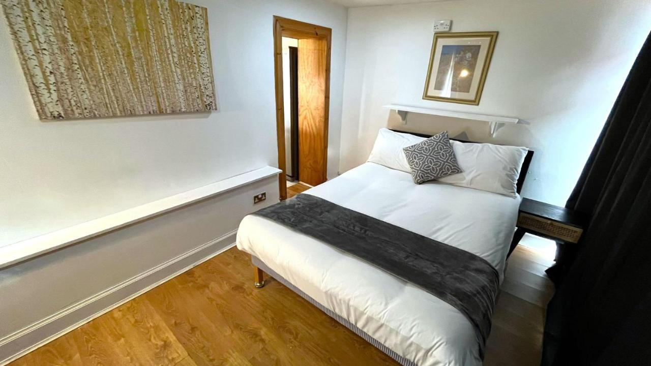 Elegant 2 Bedroom Chalet Единбург Екстер'єр фото
